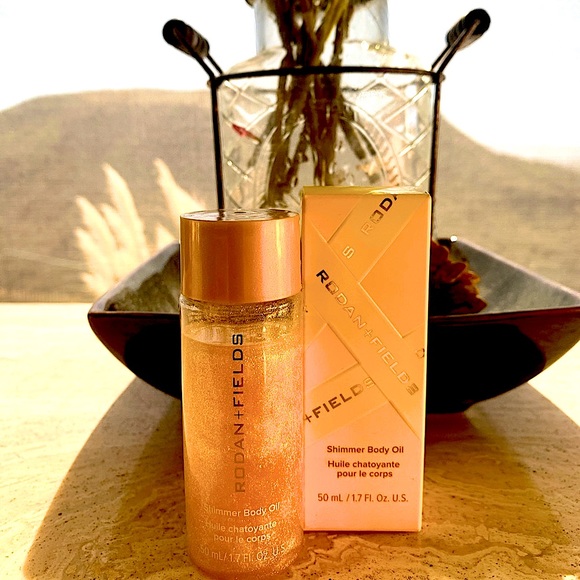 NIB Ltd edition 🎁Rodan + Fields Shimmer Body Oil - Picture 1 of 1